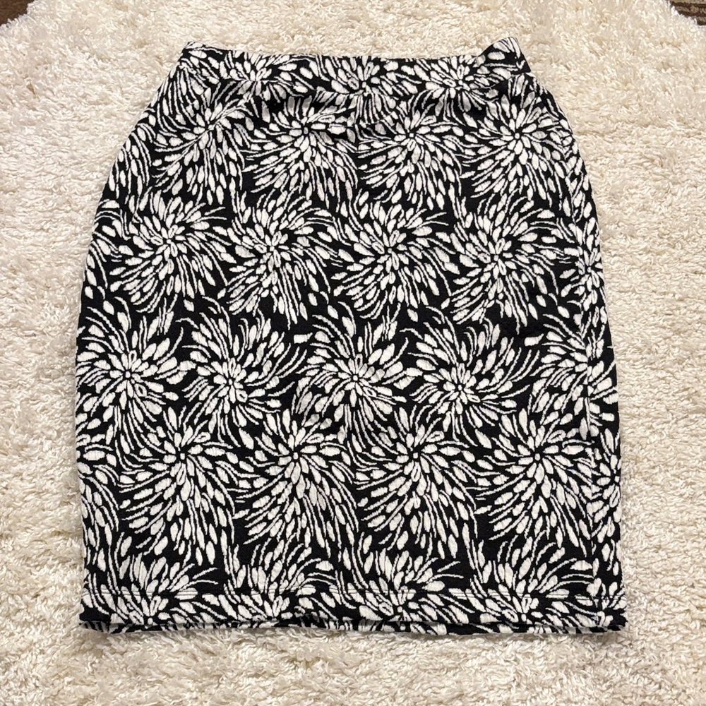Liz Claiborne Black & White Floral Pencil Skirt
